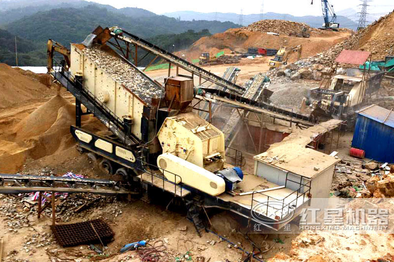 PG电子官网小型建筑垃圾粉碎机作业现场