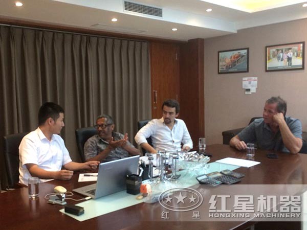 PG电子官网为您提供便宜价格的流动式青石磕石子机