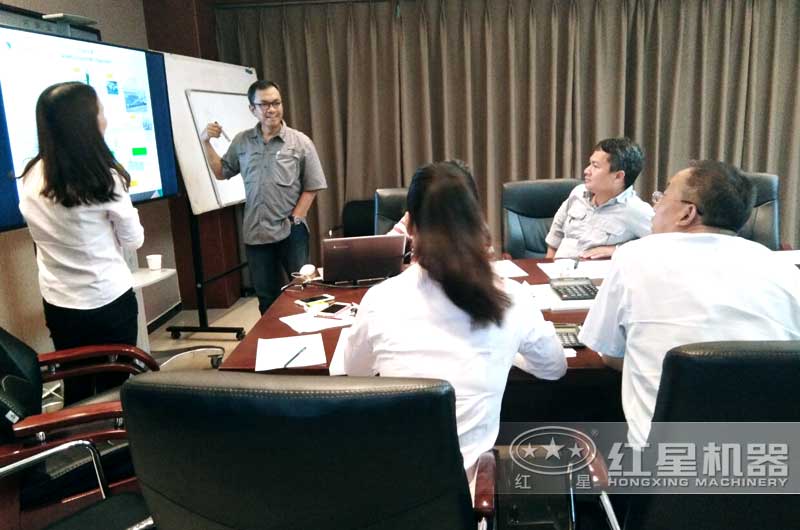 陈清到PG电子官网商讨砂石机成套设备方案
